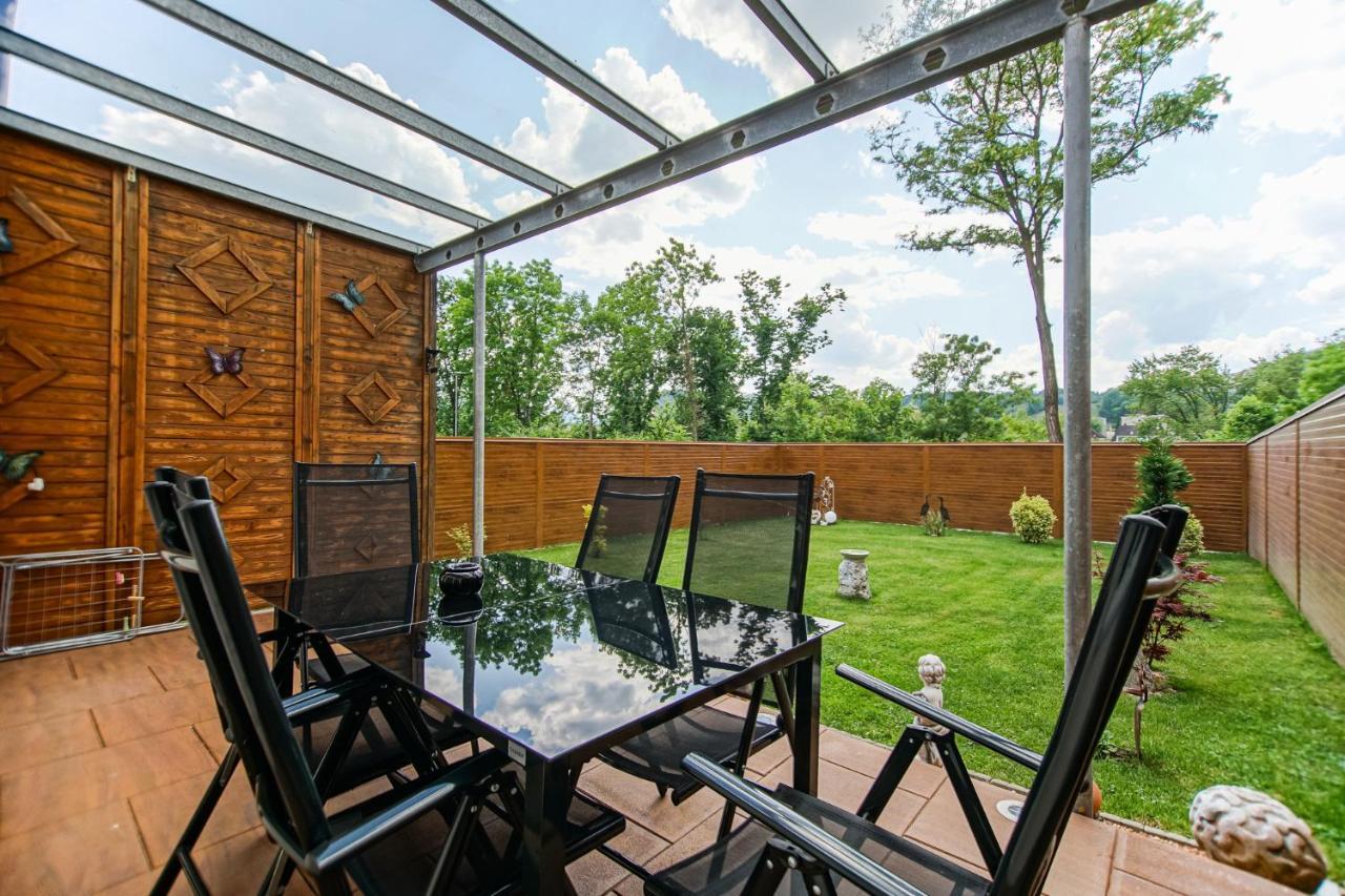 Auszeit Steiraland 1 Mit Privaten Garten Ueberdachter Terrasse Und Parken Leoben  Buitenkant foto